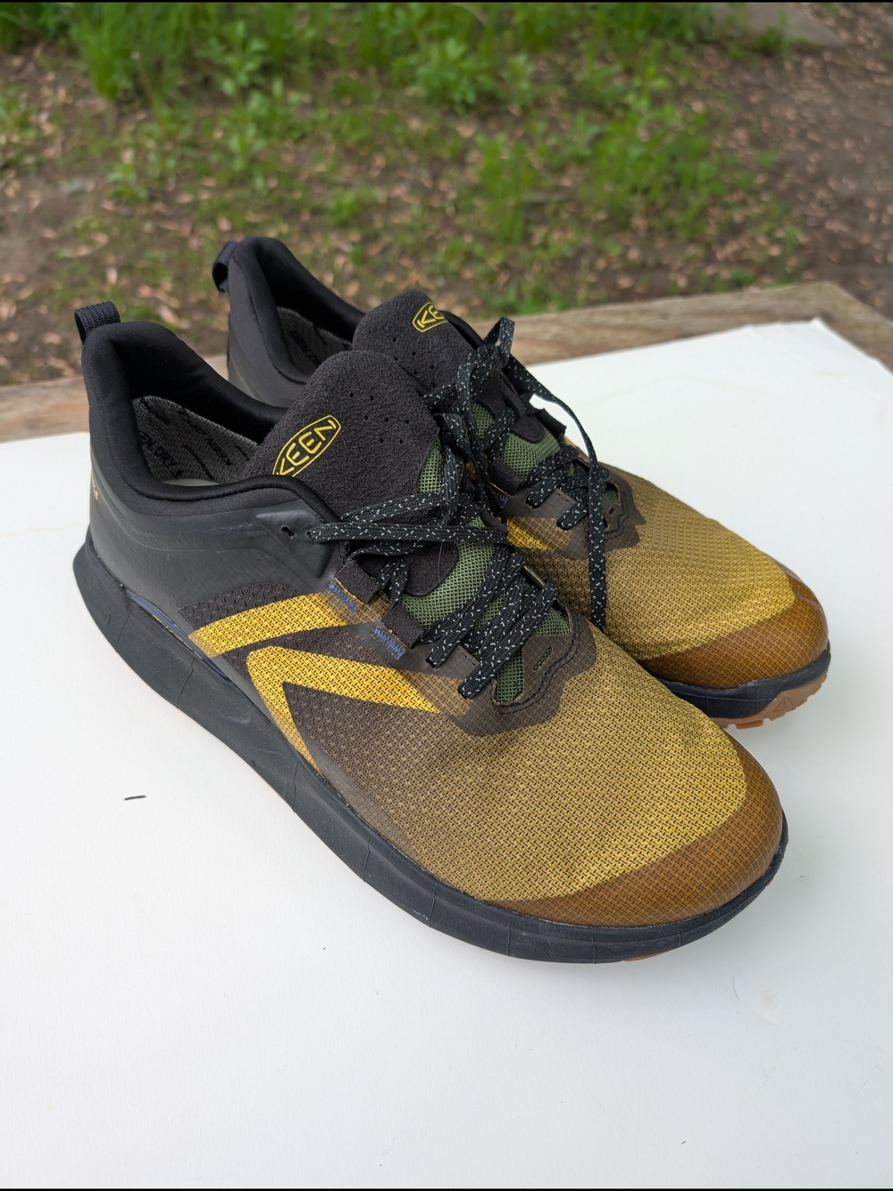 Nwot KEEN Men's Lightweight Yellow Black Athletic Shoes